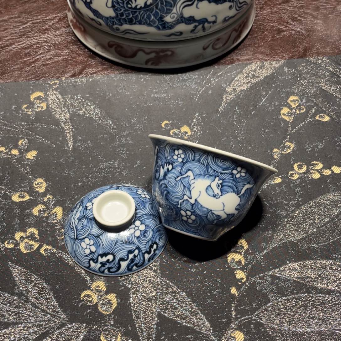 景德镇纯手工手绘海马盖碗
