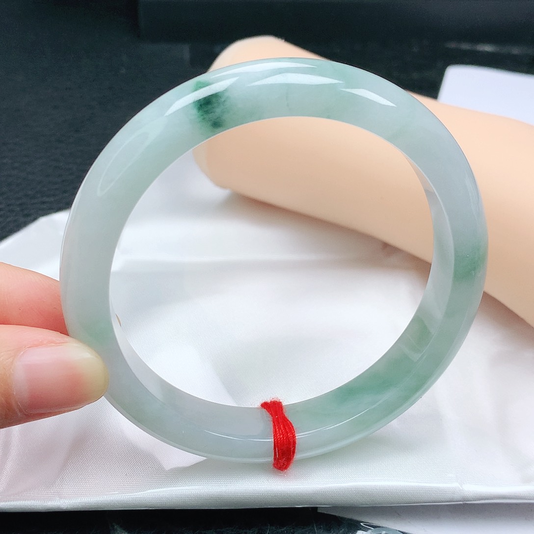 翡翠手镯未镶嵌正6162