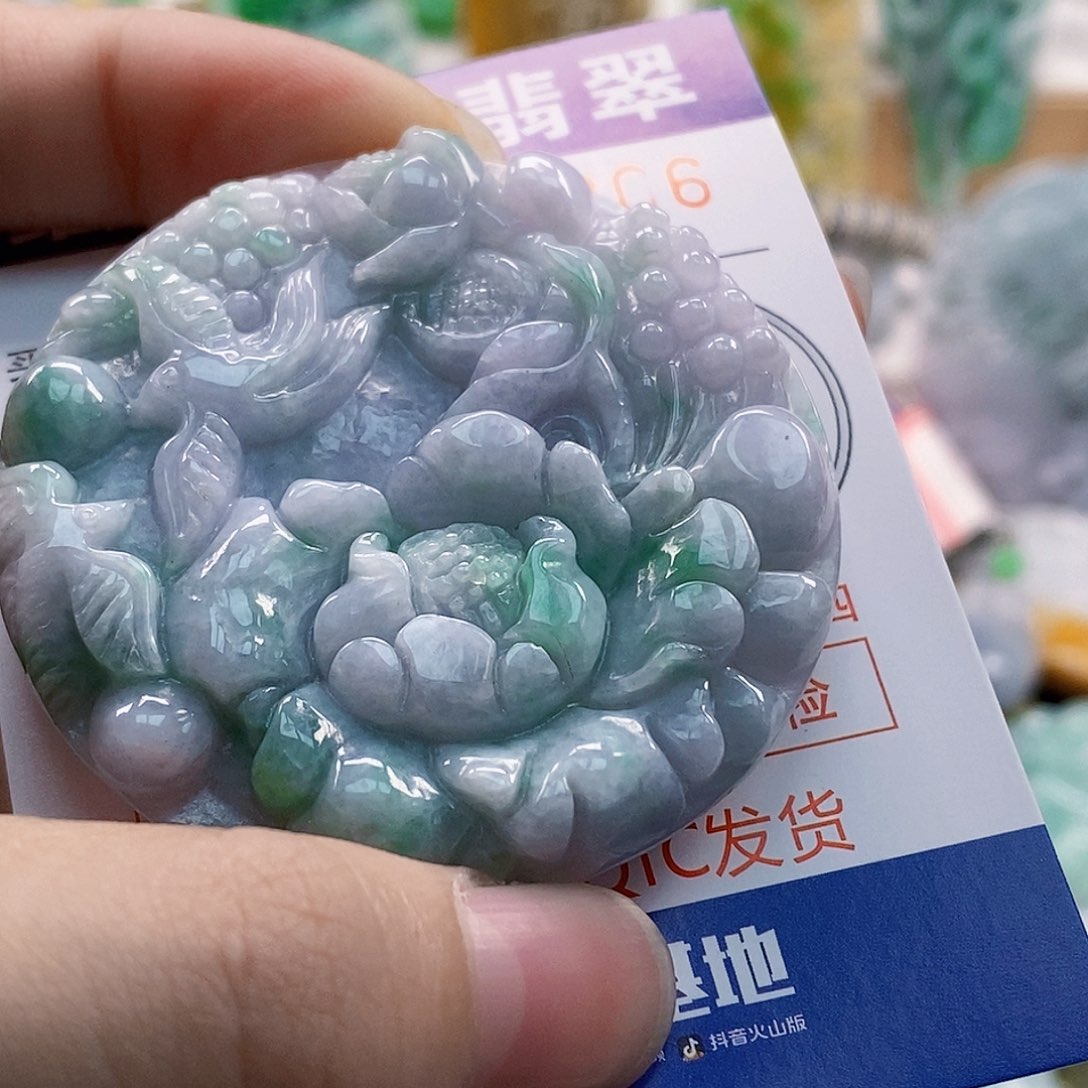 吊坠(不含链)未镶嵌翡翠