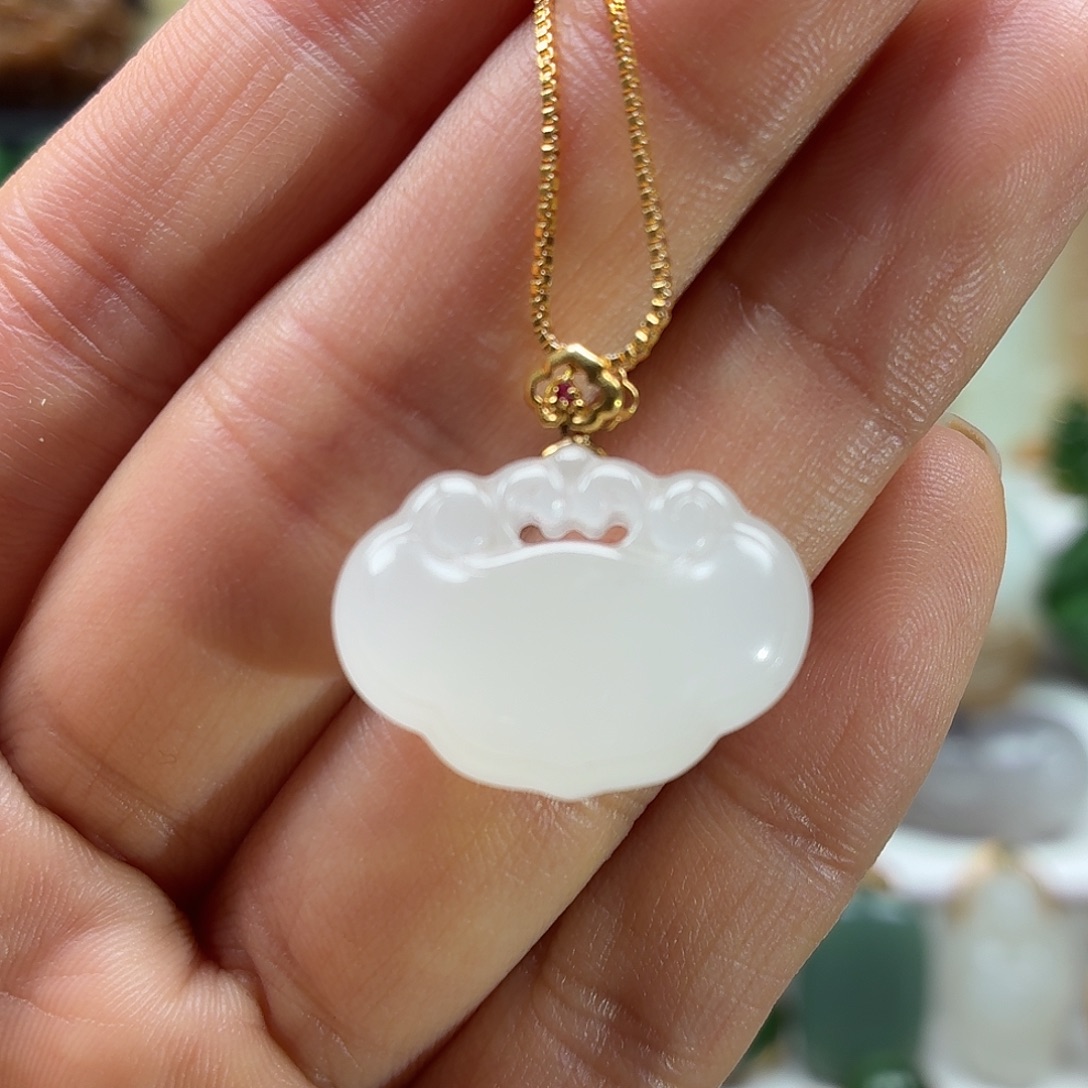 和田玉18K金镶嵌颈饰