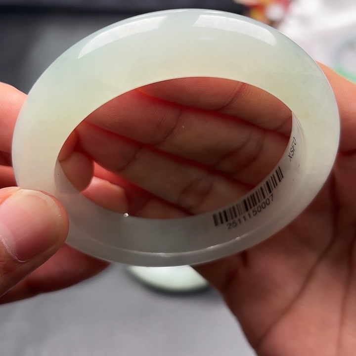 翡翠未镶嵌手镯高货瑕疵有纹5758 87