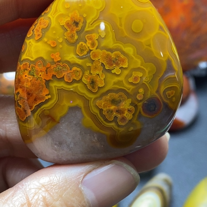 玛瑙/玉髓颈饰未镶嵌荷**色