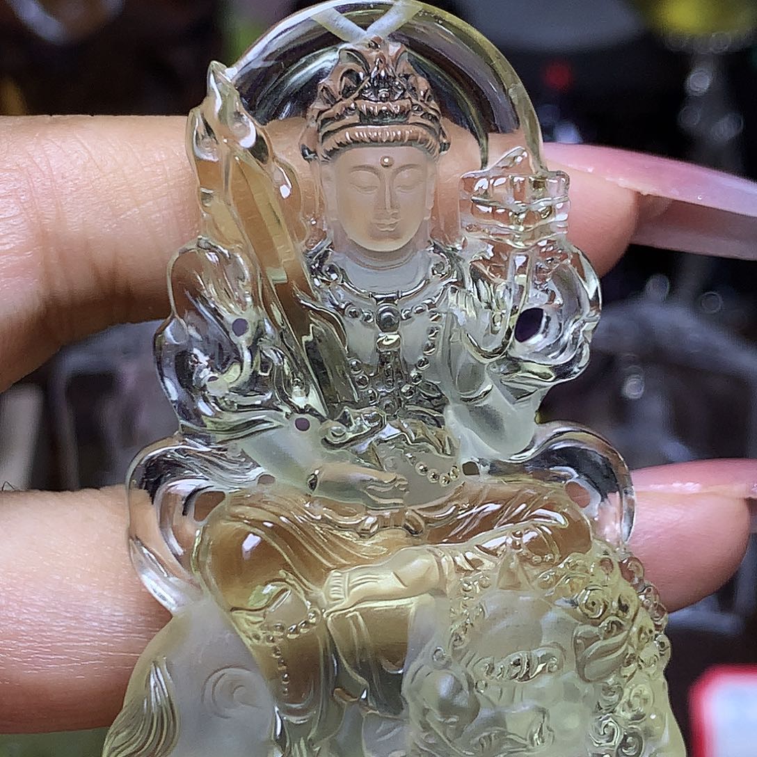 朱***铠水晶未镶嵌颈饰天然