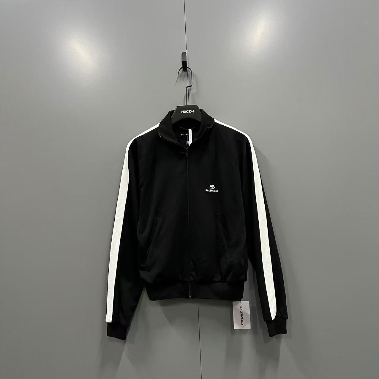 （bb）116 Balenciaga 巴黎世家 锁扣logo校服外套44码/全新/008656