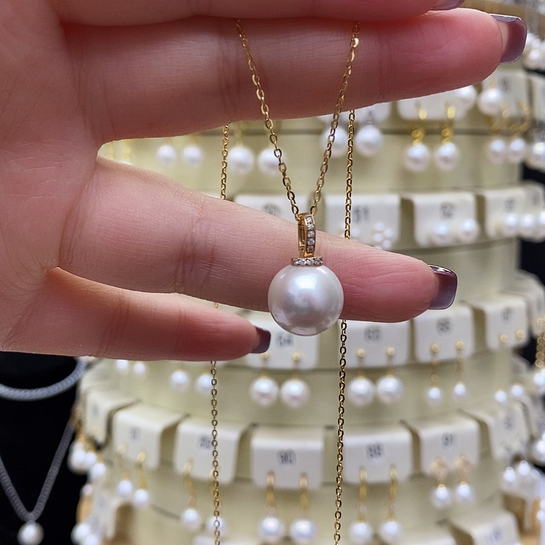 淡水珍珠吊坠18K金镶嵌