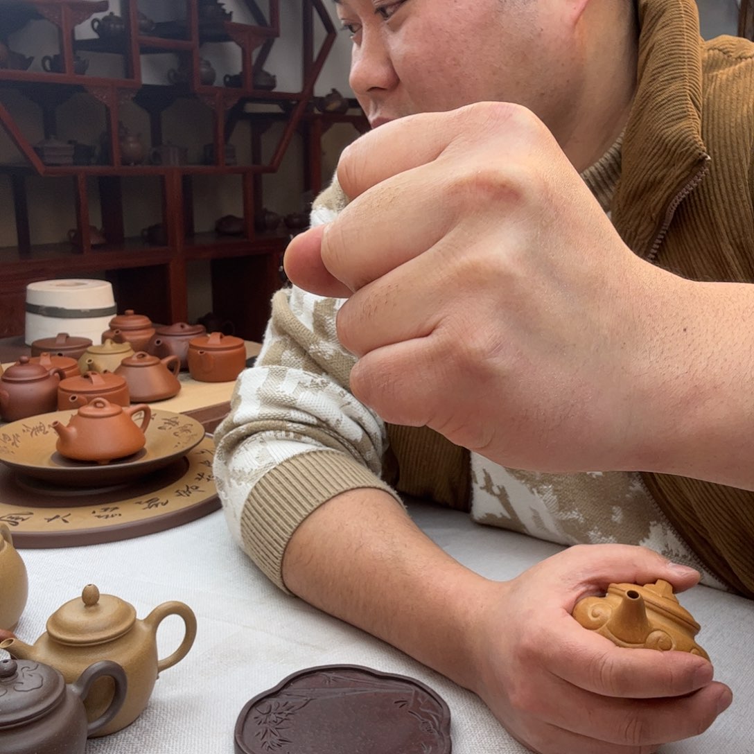 紫砂茶壶用*。微瑕、仿古如意90cc