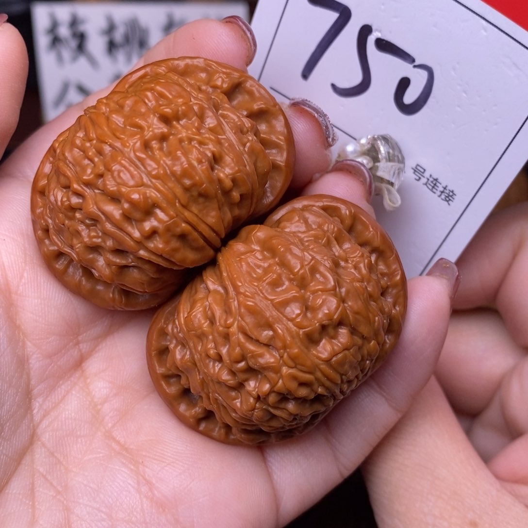 文玩核桃把件750闷尖狮子头4.4