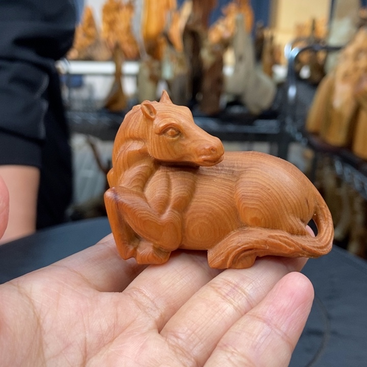 柏木（崖柏）手把件马