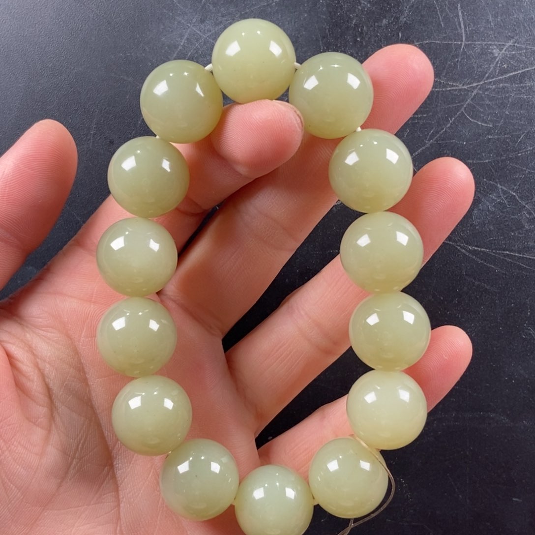 未镶嵌手串和田玉平**心