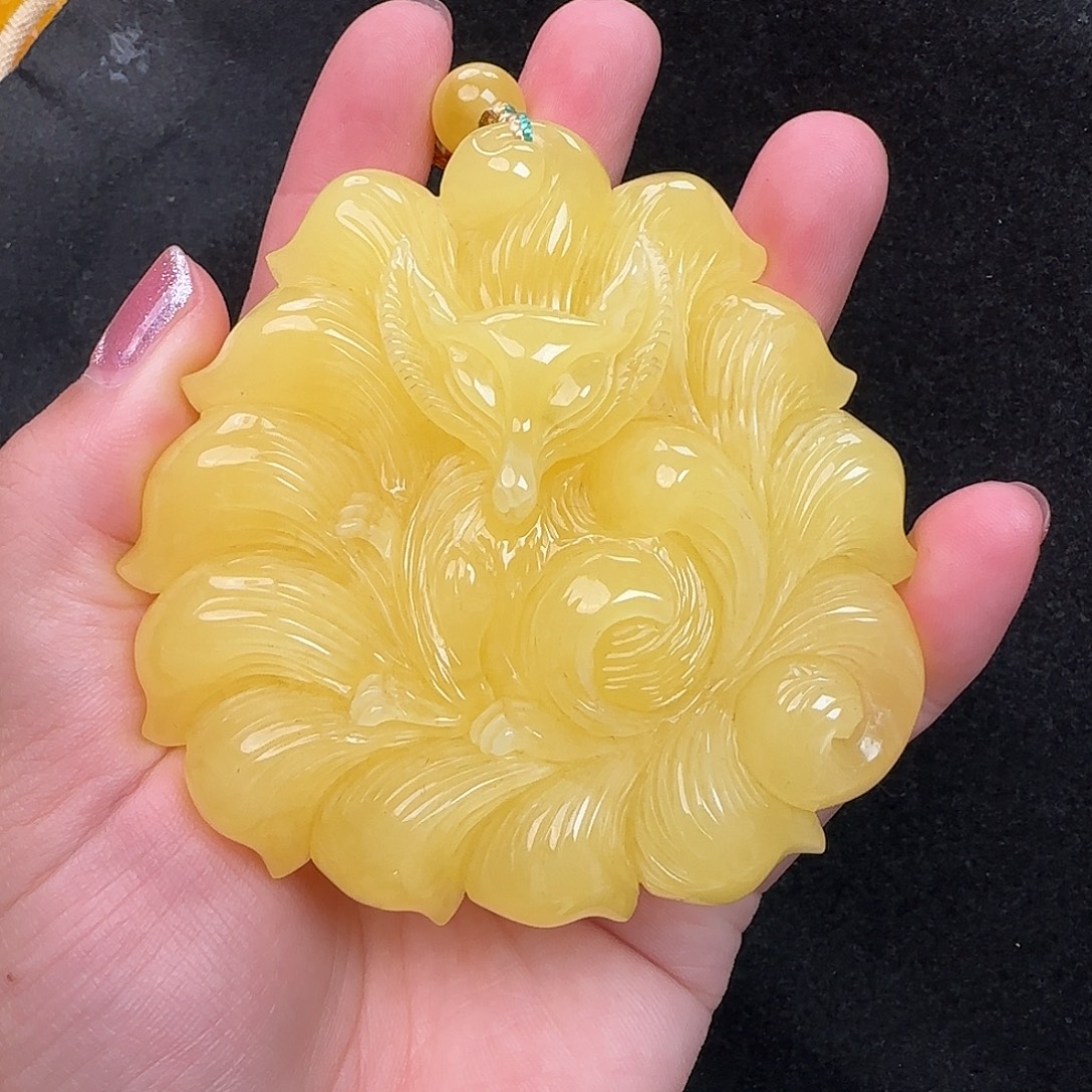 蜜蜡未镶嵌珠宝奇石