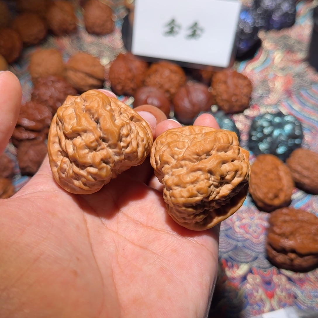 文玩核桃把件1702三角蛙，尺寸43 43 39