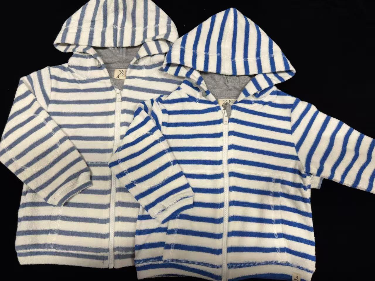 英单伦敦小狗海军风条纹外套