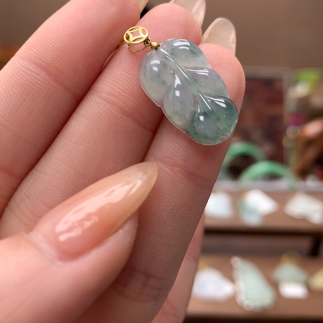 翡翠吊坠(不含链)18K金镶嵌