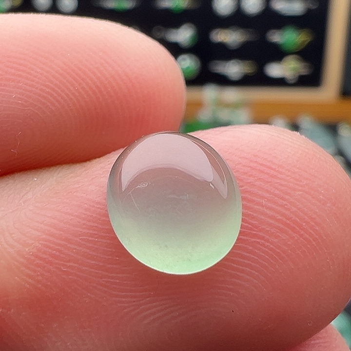 翡翠未镶嵌颈饰蛋面8.4