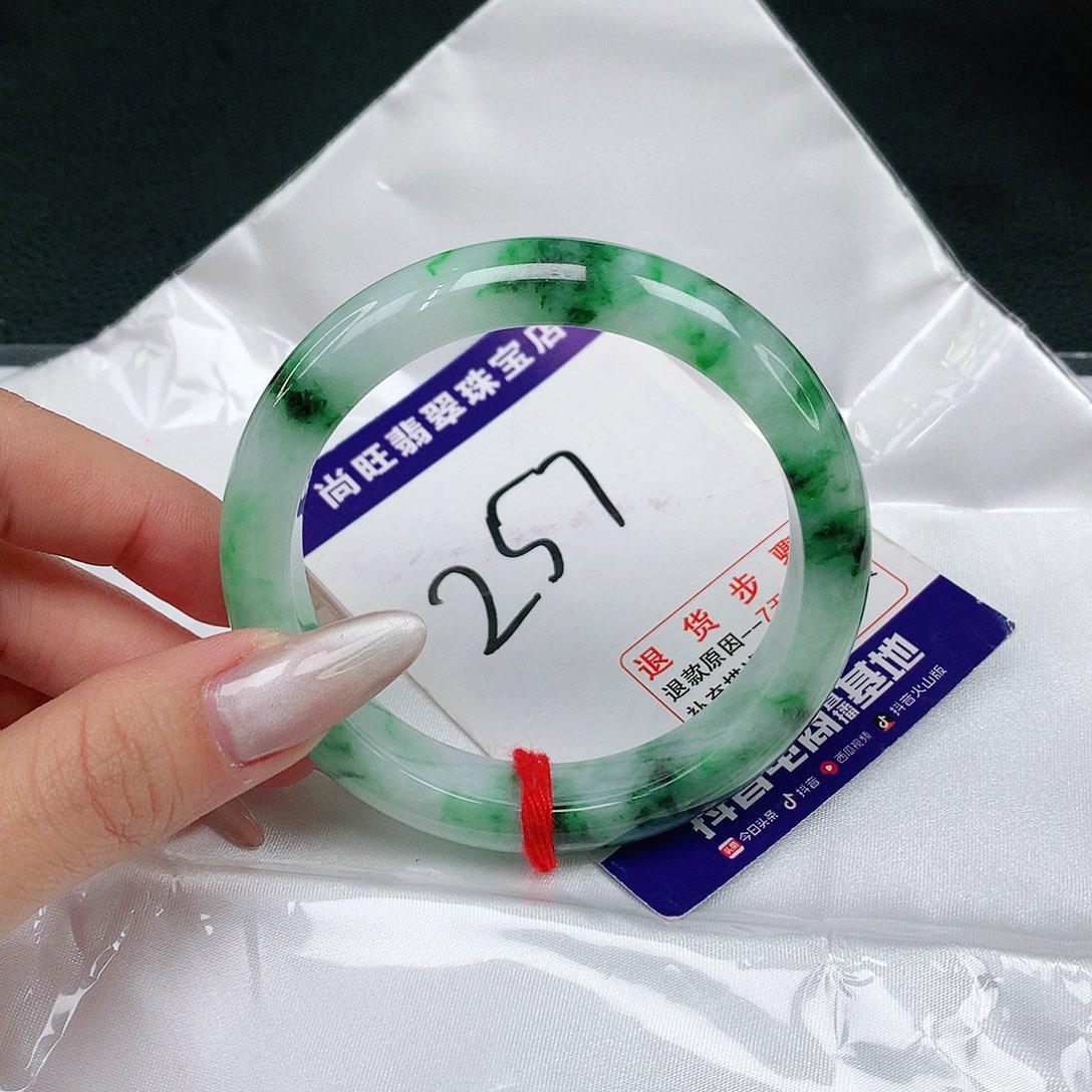 翡翠手镯未镶嵌翡翠12