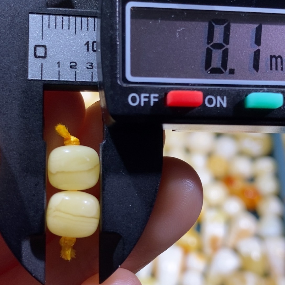 蜜蜡裸石未镶嵌配饰