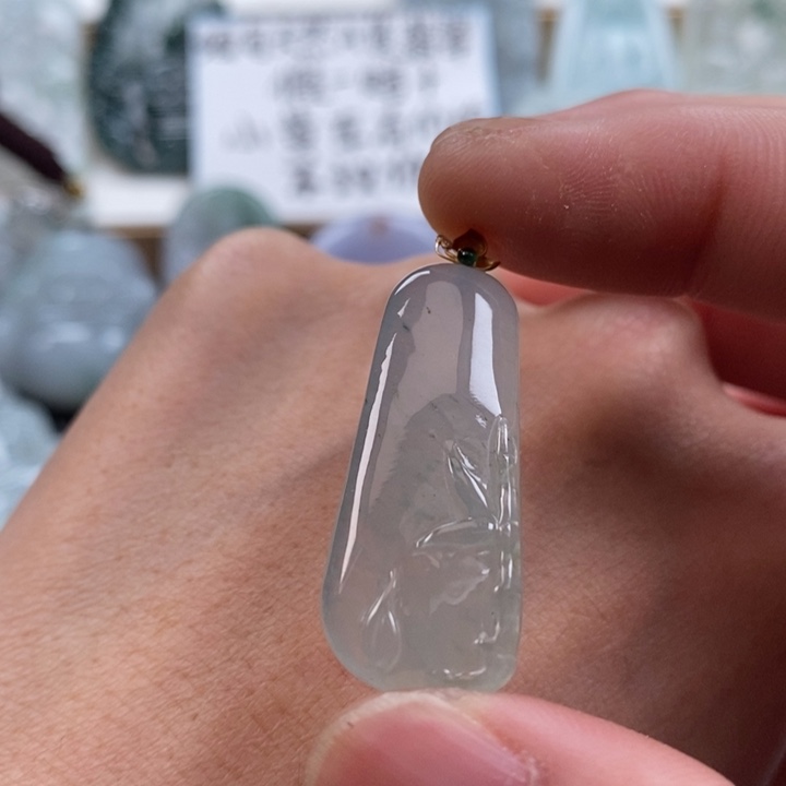 翡翠颈饰18K金镶嵌翡翠