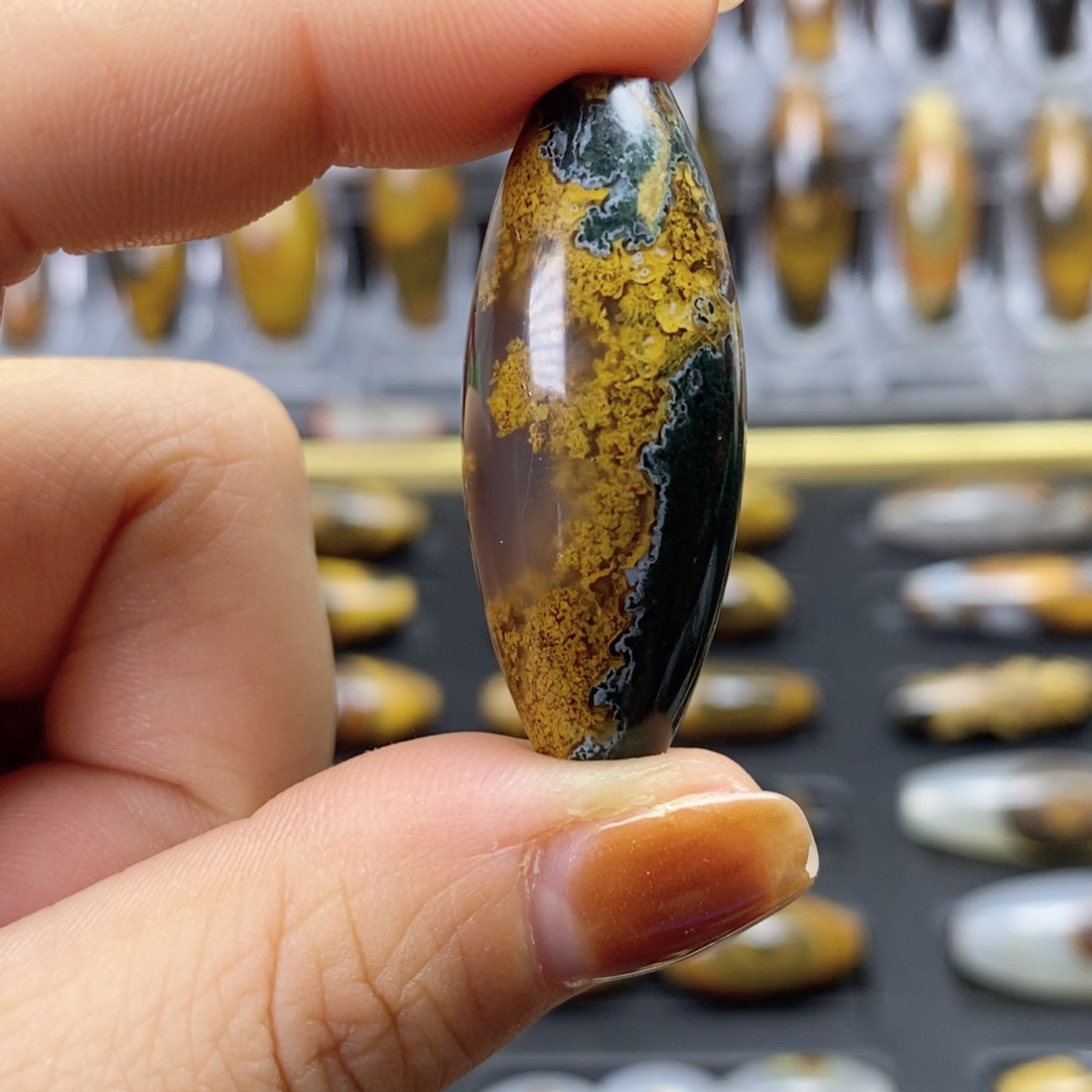 玛瑙/玉髓颈饰合金