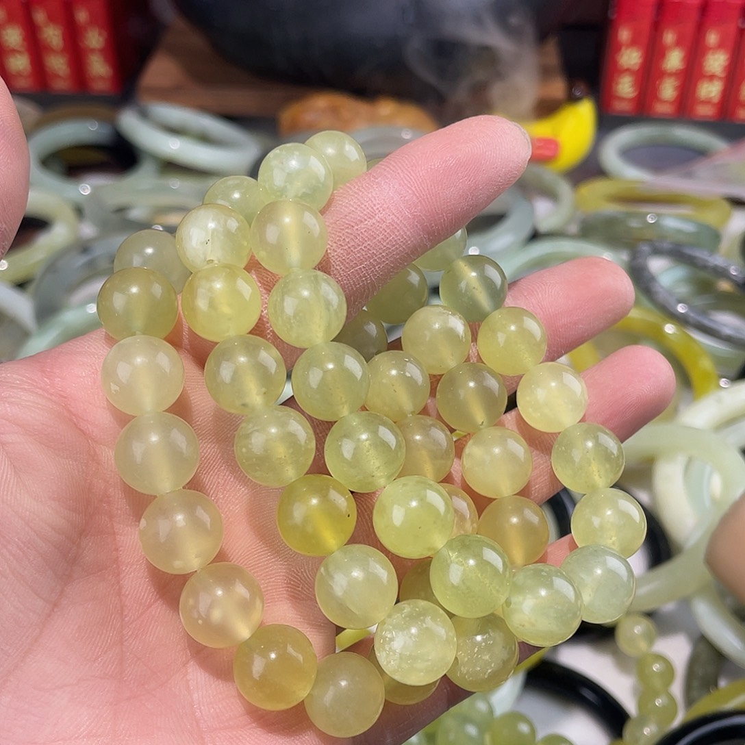 萧***耽蛇纹石玉未镶嵌手镯