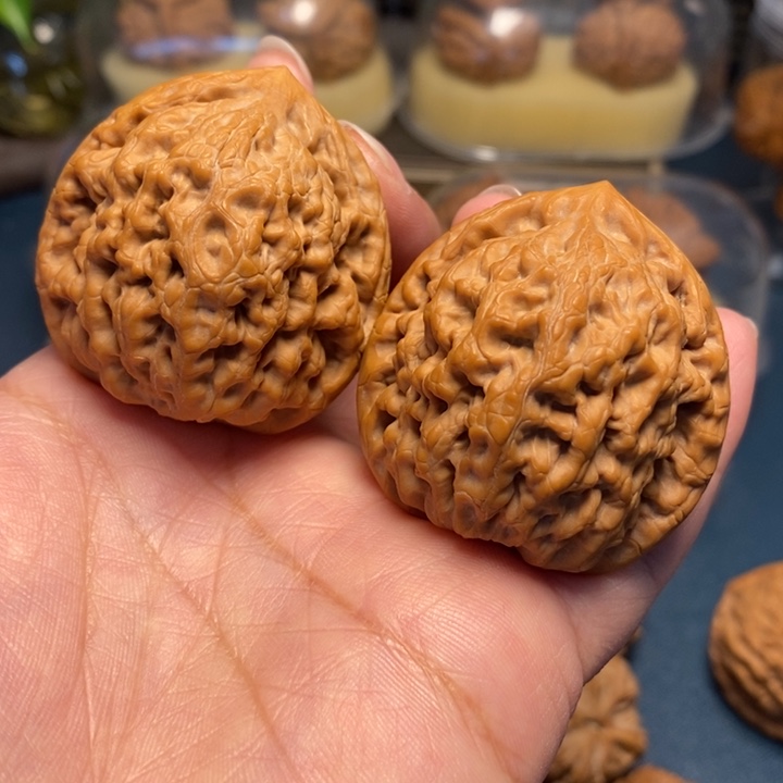 【闪购商品】文玩核桃把件金公子