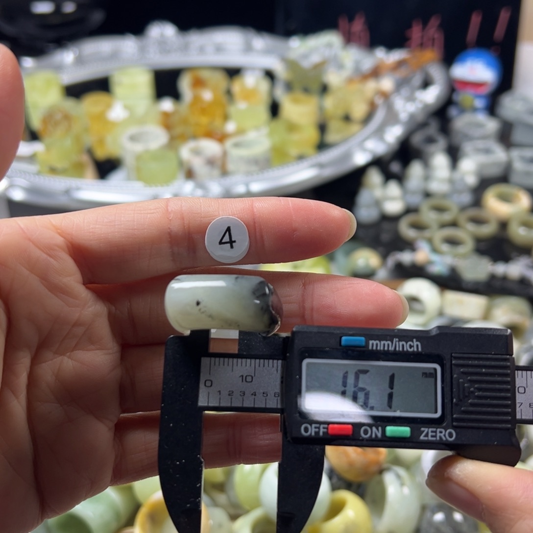 蛇纹石玉未镶嵌戒指