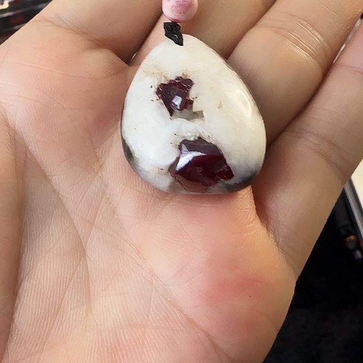 瓷***园天然辰砂贵州万山天然大晶体朱砂吊坠正品