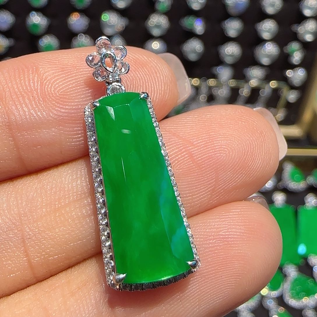 翡翠18K金镶嵌吊坠(不含链)无事牌