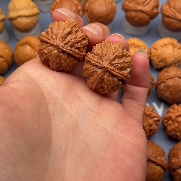 文玩核桃把件元宝