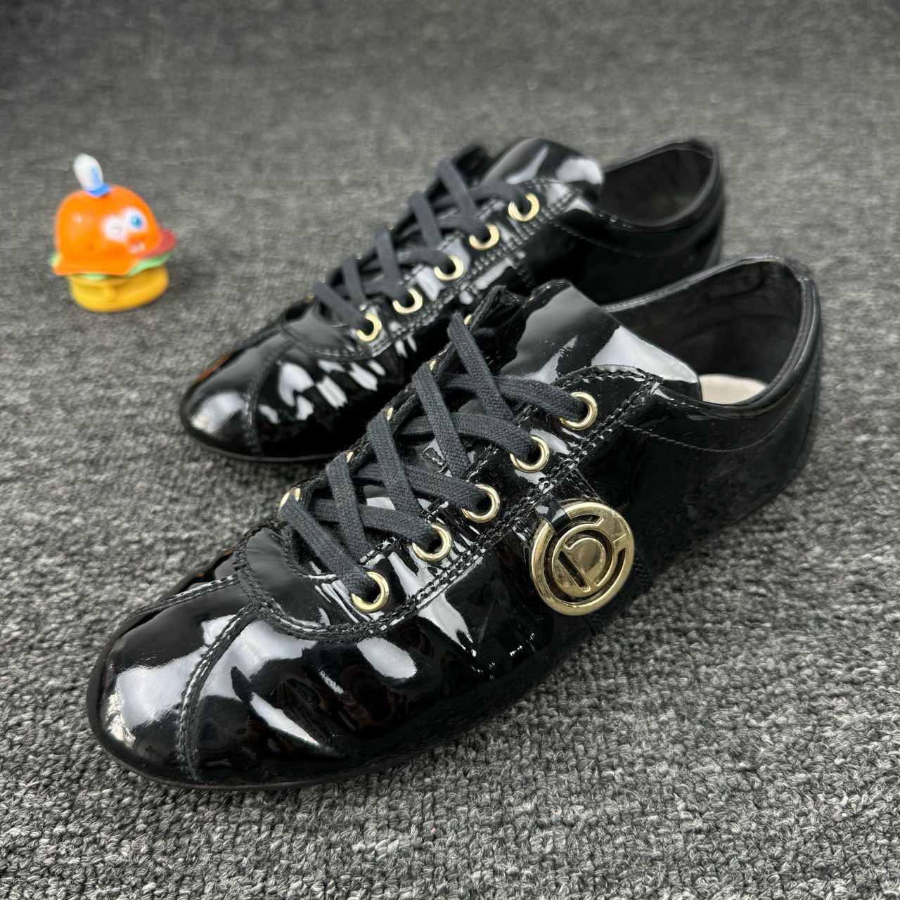 95新 DIOR/迪奥 款式：Dior迪奥黑色漆皮板鞋 尺码：35.5 HB401 