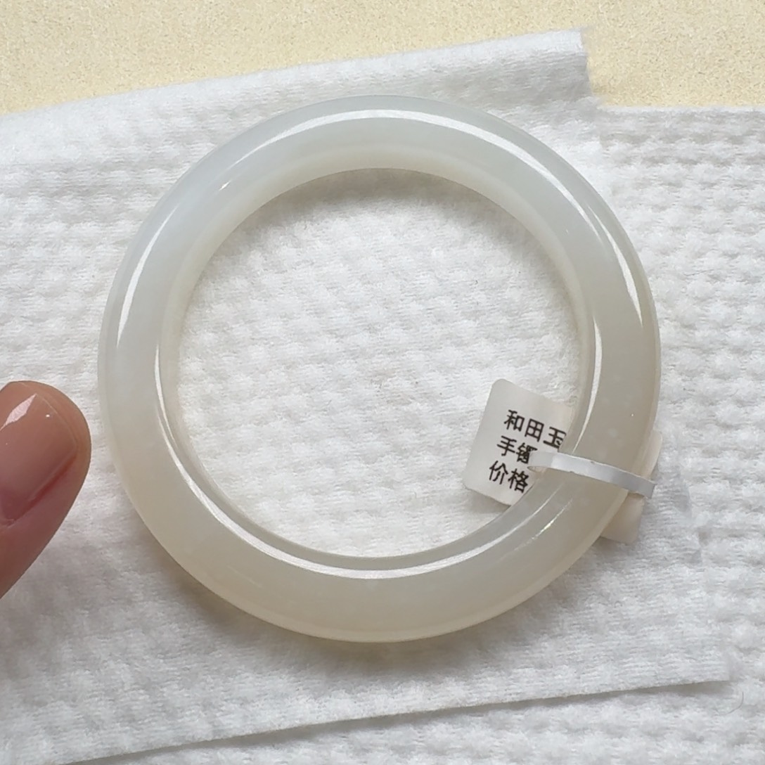 和田玉手镯未镶嵌程**r