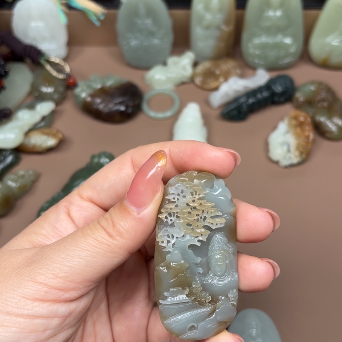 和田玉颈饰未镶嵌