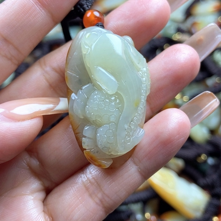 和田玉颈饰未镶嵌