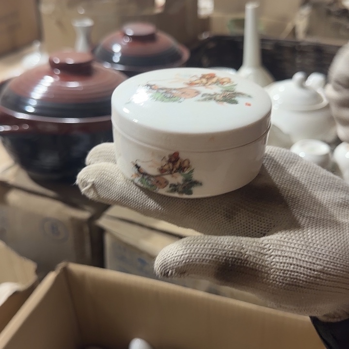 库存微瑕印泥盒一个