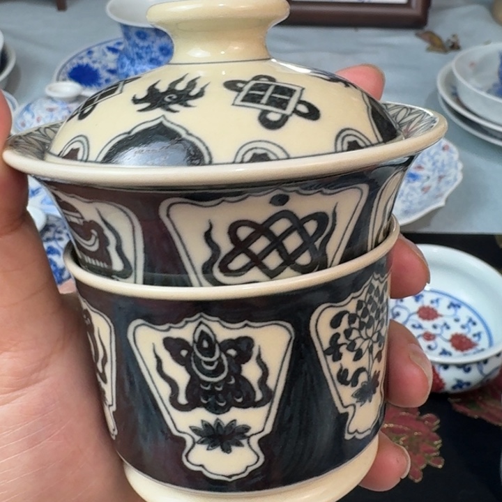 景德镇瓷器精品陈列展品范围主要