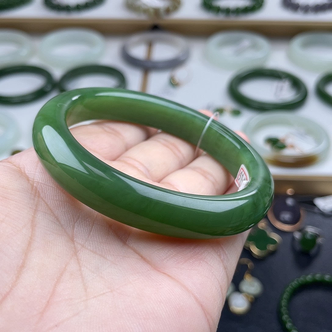 和田玉（碧玉）手镯未镶嵌