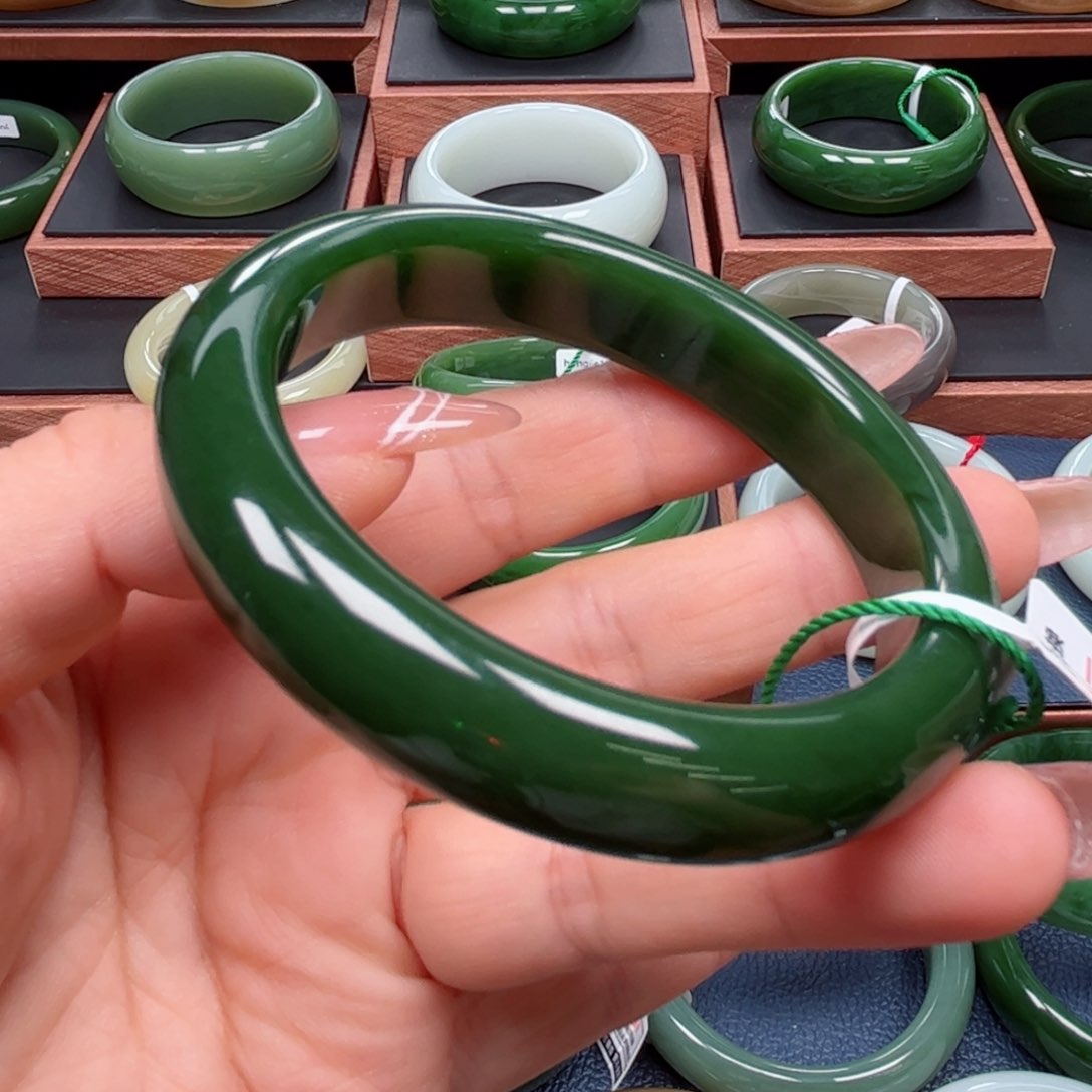 未镶嵌手镯和田玉（碧玉）5859圈口