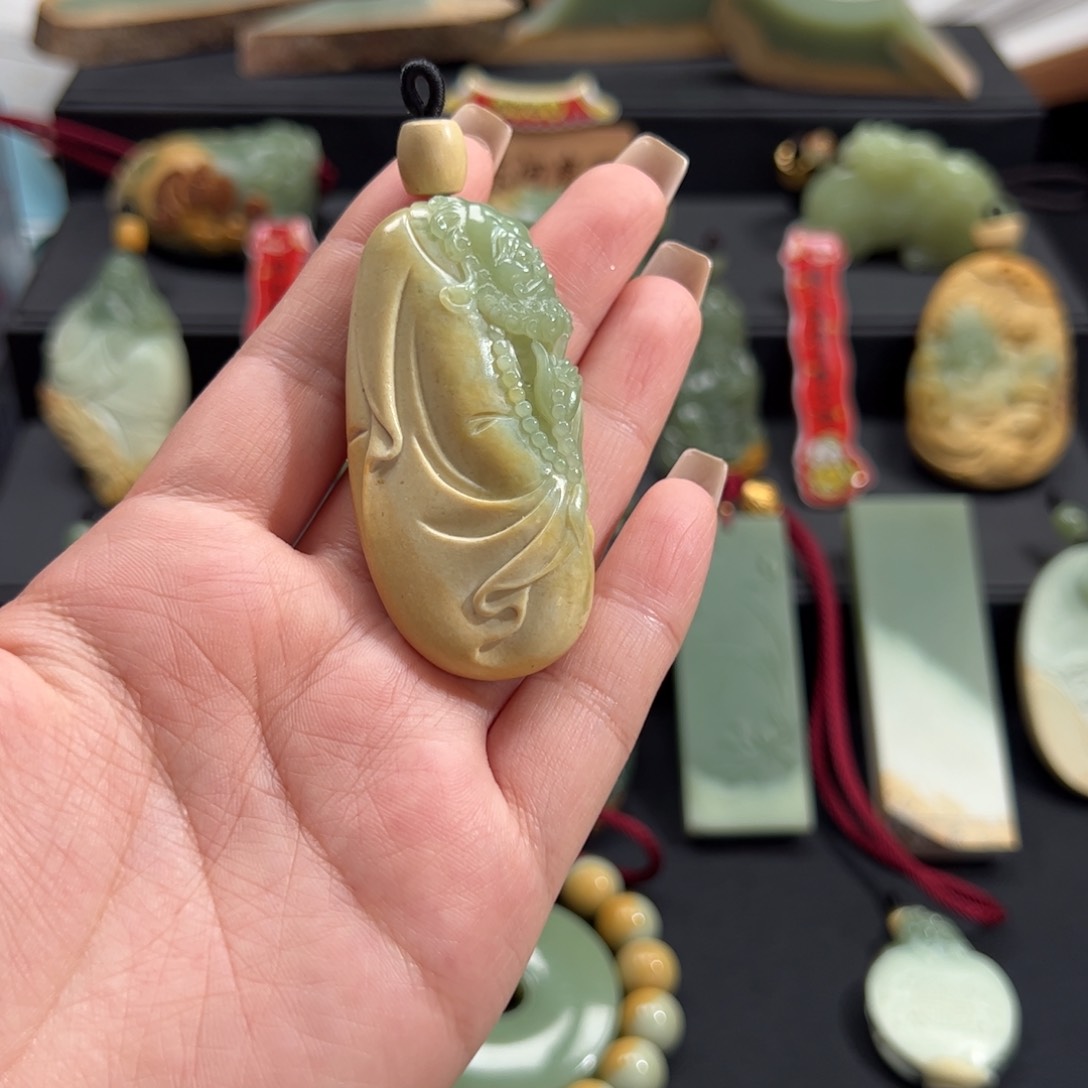 岫岩河磨玉（透闪石质玉）颈饰未镶嵌j****k