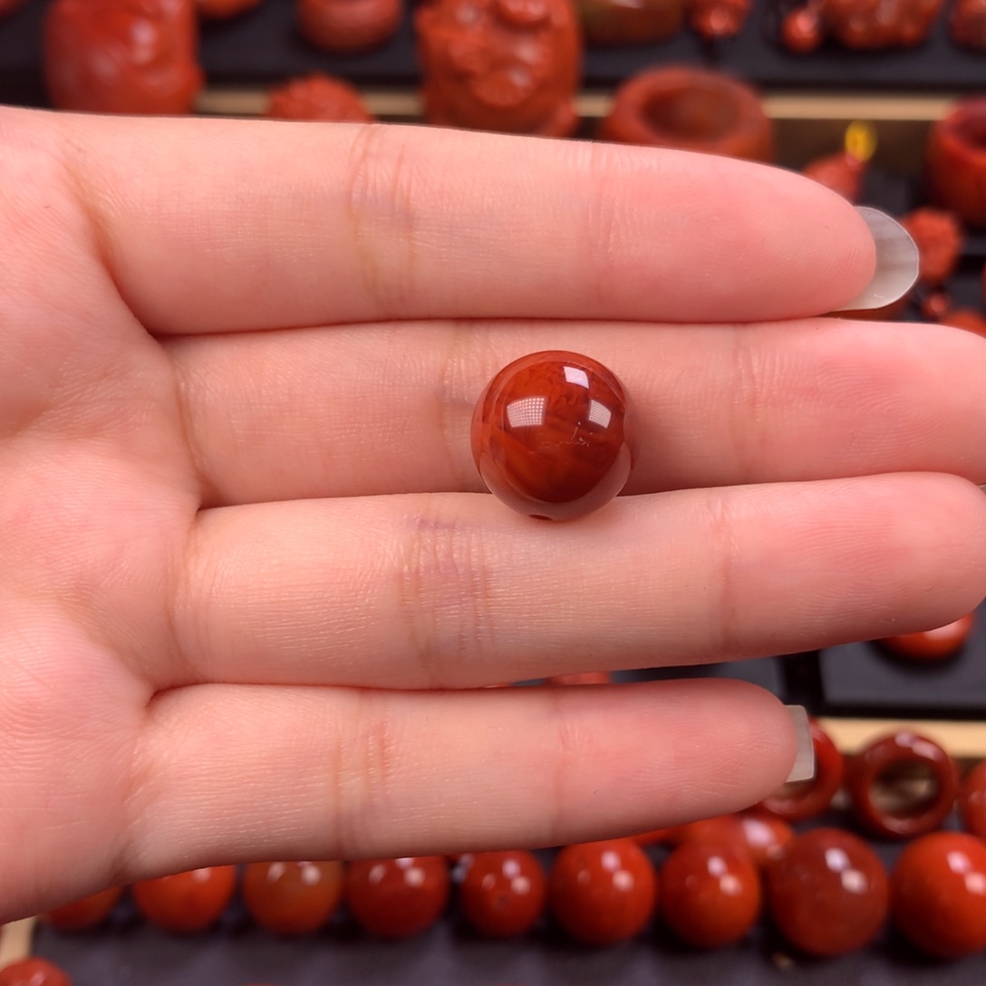 未镶嵌圆珠13.7mm南红玛瑙夏***?
