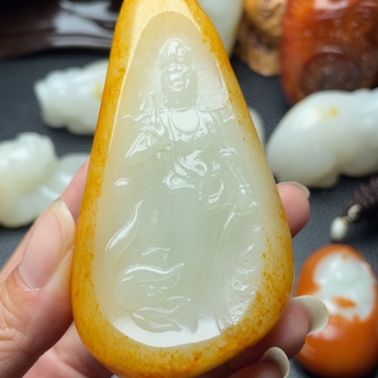 颈饰未镶嵌和田玉