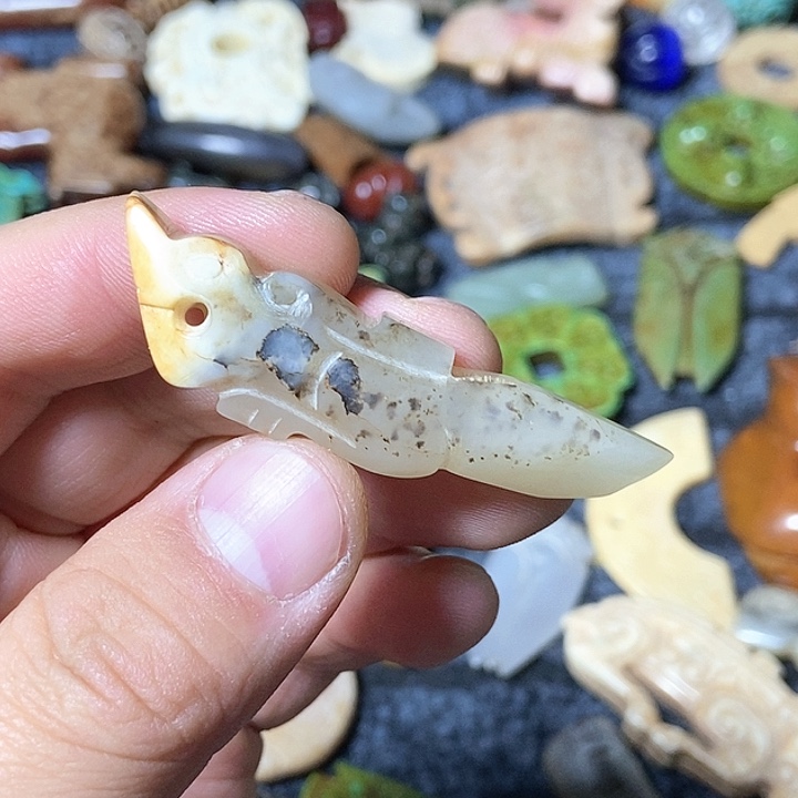 和田玉未镶嵌颈饰44