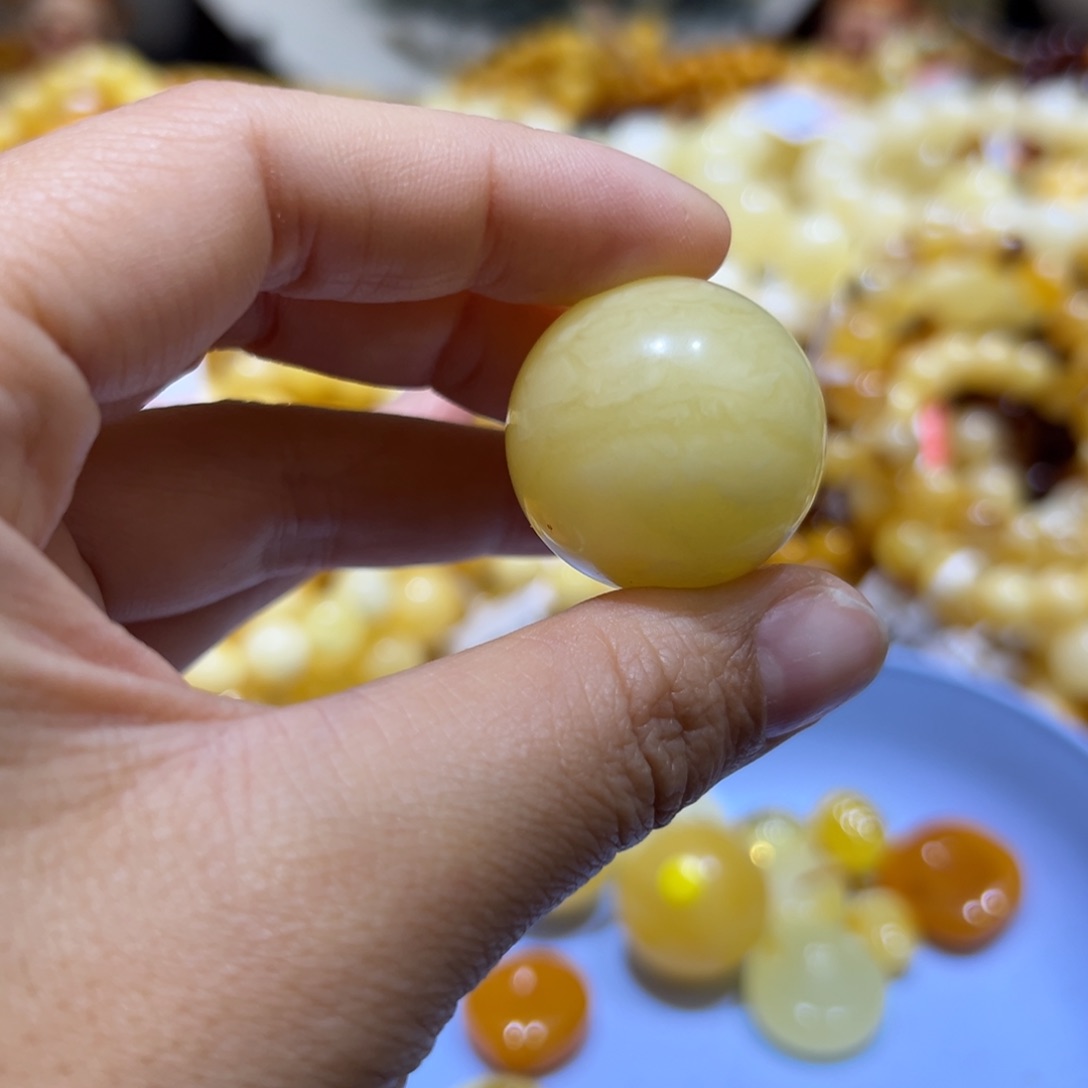 琥珀珠宝奇石未镶嵌