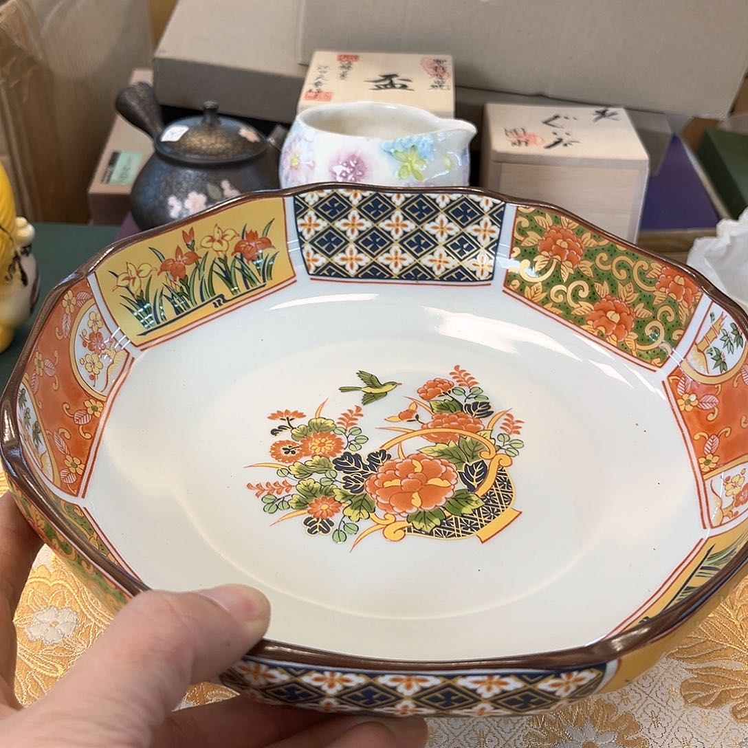 盖碗在一起就是要开心快乐哦宝宝