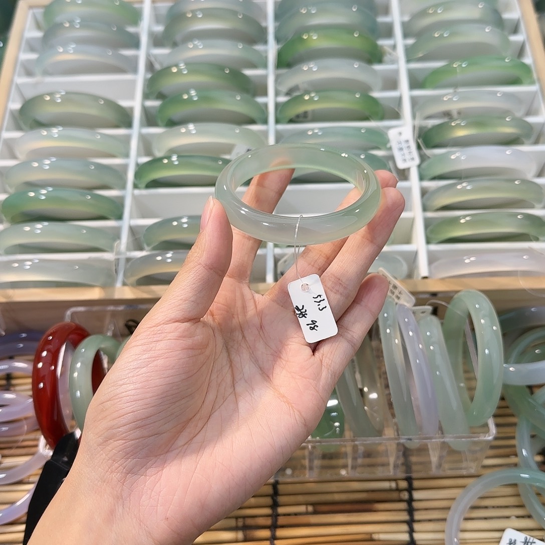 玛瑙/玉髓未镶嵌手镯圈口53.3