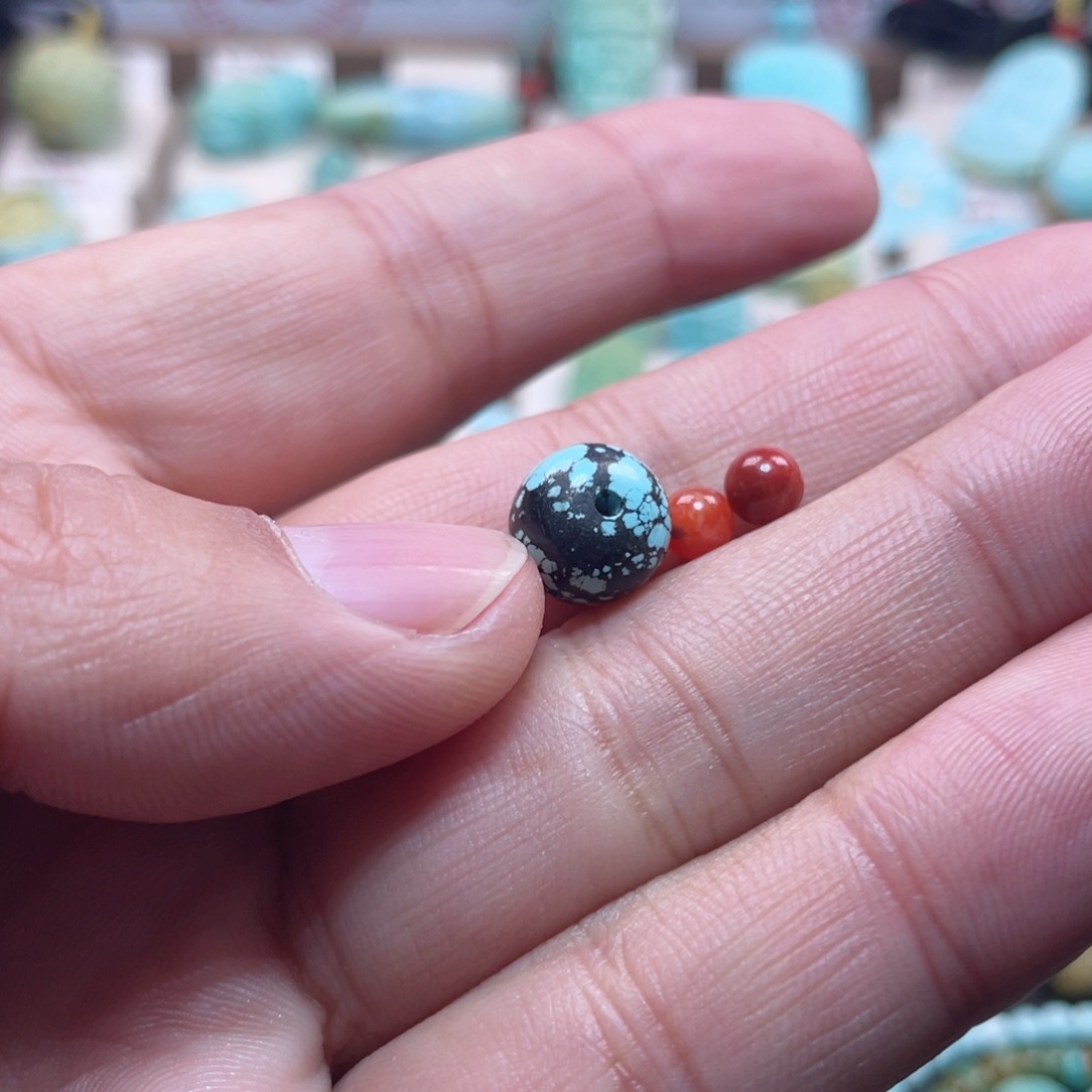 南红玛瑙配饰未镶嵌