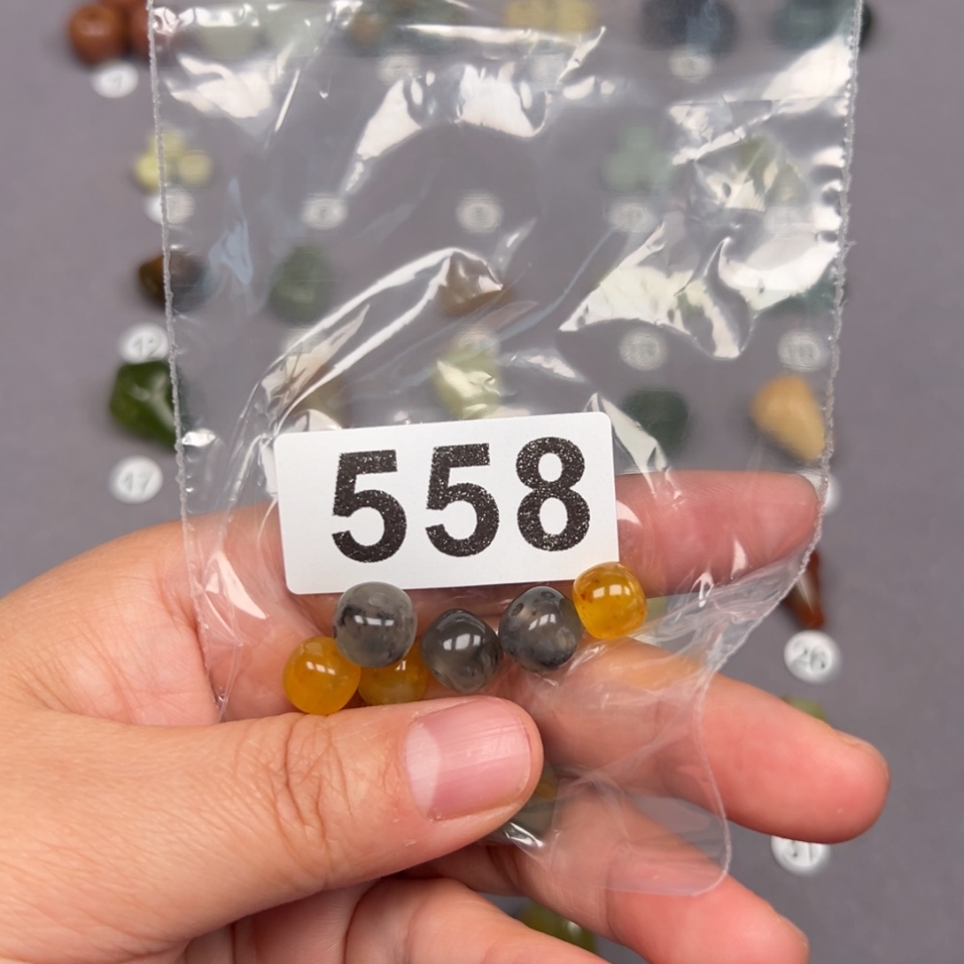 未镶嵌蛇纹石玉颈饰朙*