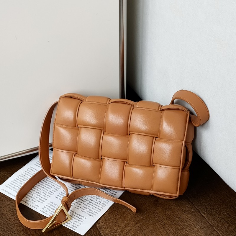 95新 BOTTEGA VENETA/葆蝶家 【24期免息】黏土黄羊膨胀斜挎包50159