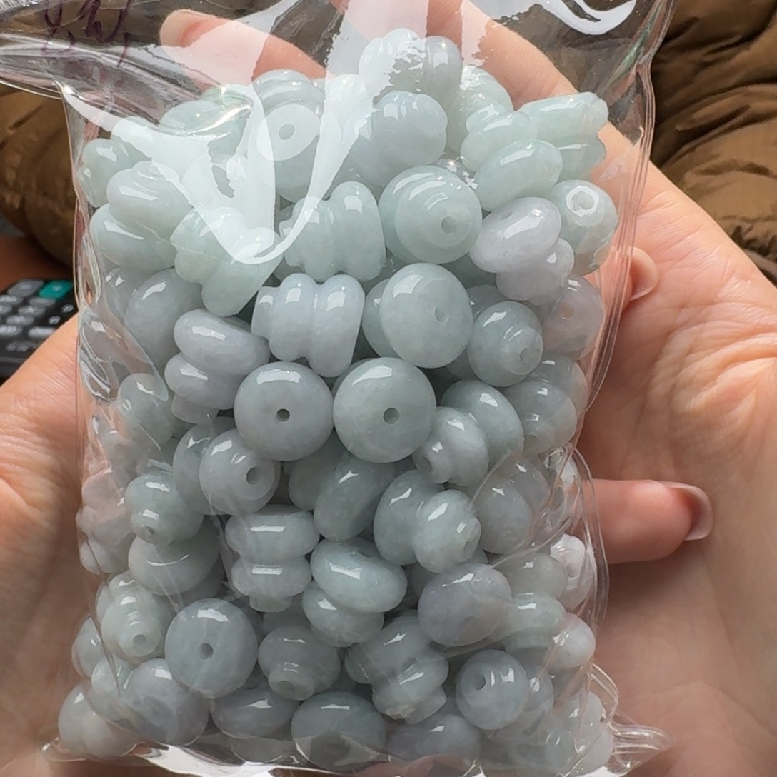 未镶嵌挂件翡翠福利3个，不包邮，拍邮费发货