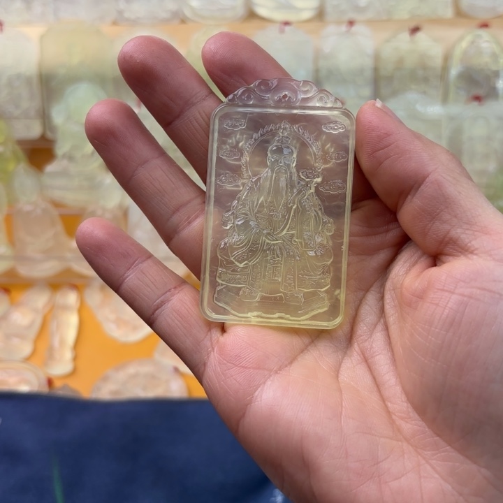 爱***子蛇纹石玉未镶嵌颈饰灵宝天尊