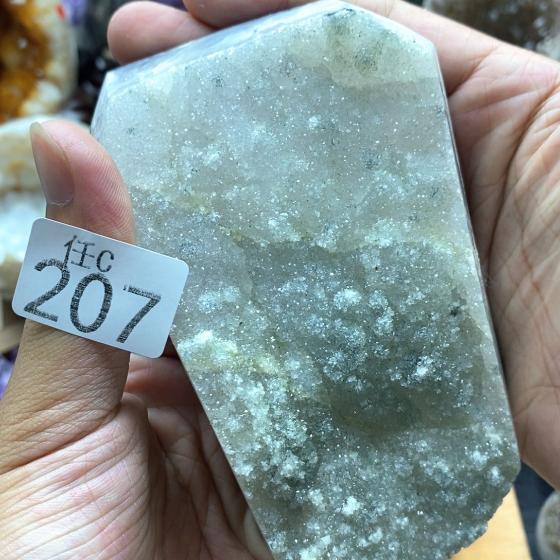 未镶嵌水晶大型摆件（非配饰）