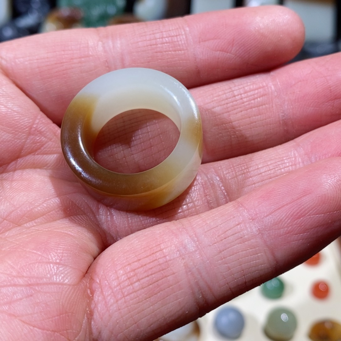 和田玉跑环未镶嵌安****心